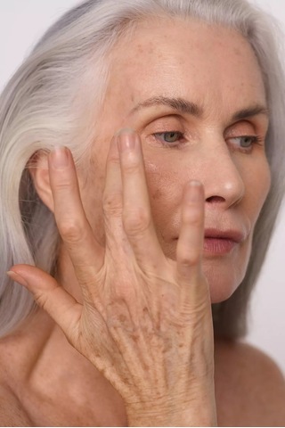 Gaia London Yaşlanma ve Kırışıklık Karşıtı Dolgunlaştırıcı Lifting Krem 50 ML