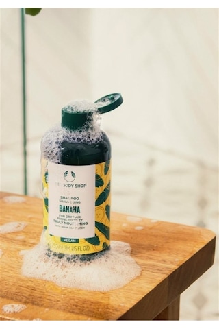 The Body Shop Banana Besleyici Şampuan 250 Ml Tüm Saç Tipleri