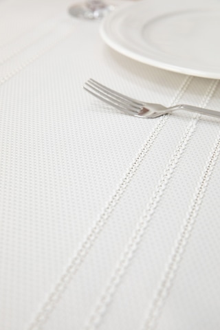 Neva Leke Tutmaz Masa Örtüsü 160x220 - Ekru Ekru