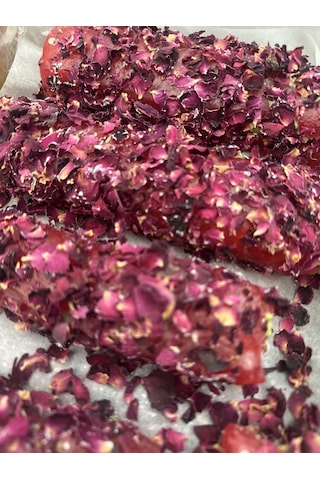 Nar Aromalı Gül Yapraklı Antep Fıstıklı Sarma Lokum