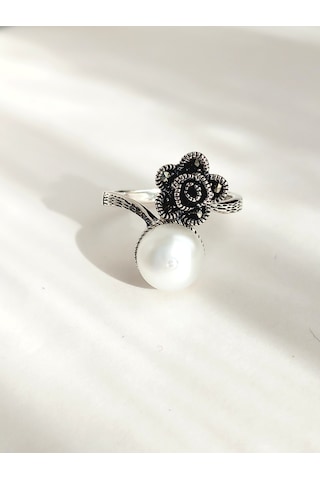 Gümüş Beyaz İnci Markazit Taşlı Gül Tasarım Kadın Yüzük