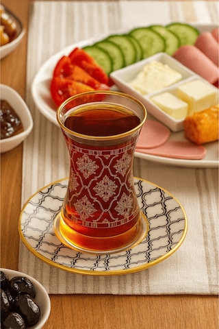 12 Parça Altın Yaldız Desenli Çay Bardağı Ve Desenli Tabak Seti Çok Renkli