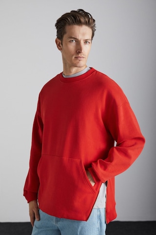 GRIMELANGE Santıagos Erkek Kangruru Cepli Fermuar Detaylı Arkası Yazı Baskılı Kırmızı Sweatshirt Kırmızı