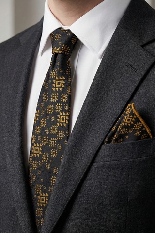 Milleniva Motif Desenli Siyah Gold Kravat & Mendil