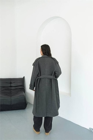 Neşeli Butik Kadın Omuz Detaylı Antrasit Kaşe Kaban Nbmylk34 Antrasit