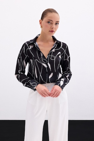 Sateen Yırtmaç Detaylı Gömlek - Siyah-136102 Siyah