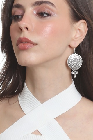 Labalaba Kadın Antik Gümüş Kaplama Barok Desen Sallantılı Model Küpe Gümüş