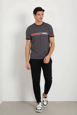 Guess Erkek Tamamı Logolu T-shirt Siyah