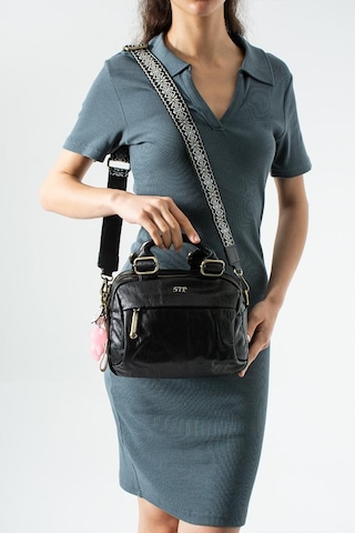 Baginn Vegan Deri Günlük Kadın Postacı Çanta Çapraz Askılı Omuz Çantası Y.s. Deri 27 23 Cm Charm Hediyeli Siyah