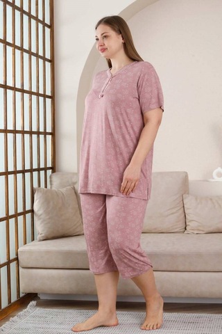 Kadın Gül Kurusu V Yaka Dantel Detay Viskon 3 Düğmeli Kısa Kol Yazlık Büyük Beden Kapri Pijama Gülkurusu