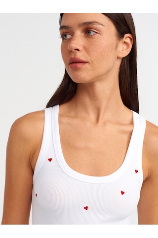 Dilvin Kalp Nakışlı Top Beyaz