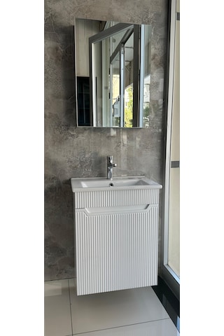 Banyo Dolabı Aynalı Cnc İşlemeli Membran Kapaklı 55 Cm Beyaz