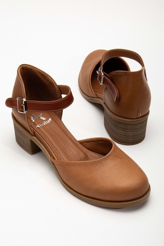 Analin Shoes Kadın Hakiki Deri Burnu Kapalı Bilekten Bağlı Sandalet Taba