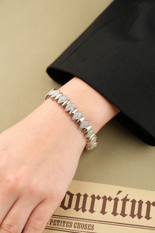 Çildan Womens Gold Özel Tasarım Zirkon Taşlı Simetrik Detaylı Kel Altın - Gümüş - Rose