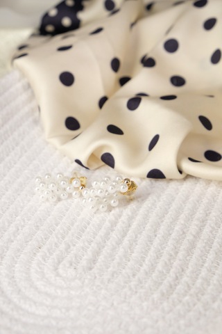 Kadın Kararmaz Çelik Lüks Boncuklu Örme Küpe Altın