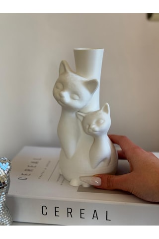 Plastik Yapay Çiçeklerle Uyumlu Kedi Figürlü Şık Ve Sevimli Dekoratif Vazo Beyaz