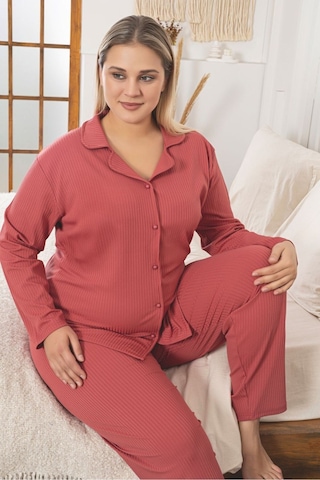 Büyük Beden Boydan Düğmeli Kaşkorse Kumaş Pijama Takımı Nar Çiçeği