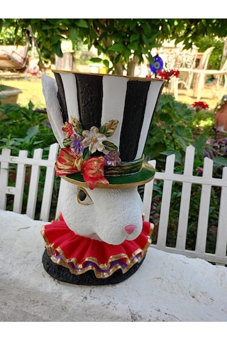 Tavşan Saksı, Kraliyet Asaleti Siyah Beyazın Düşü