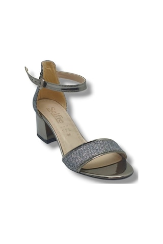 Selfie 4270-26 Simli Rugan Tek Bant Orta Topuk Fashion Kadın Sandalet 5,5cm Platin
