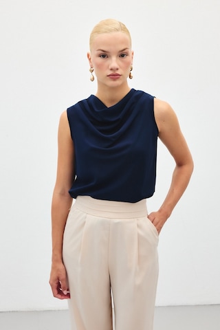Sateen Degaje Yaka Kolsuz Bluz - Lacivert