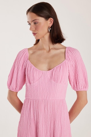 Tudors Kadın Standart Fit Normal Kesim Sırt Bağlama Detaylı U Yaka Midi Pembe Elbise-34180 Pembe