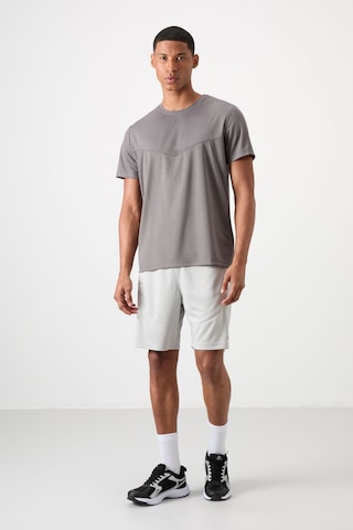 Tommy Life Koyu Gri Polyester Nefes Alan Dokulu İnce Esnek Standart Fit Erkek Performans T-shirt - 88391 Koyu Gri