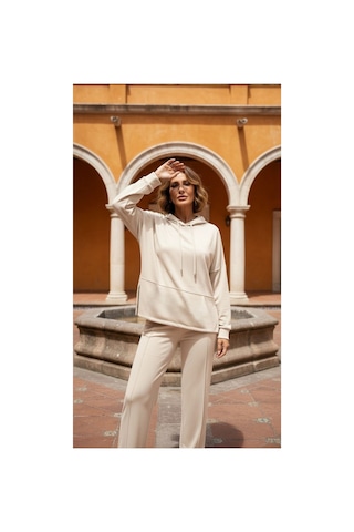 Moda Banuş Kapüşonlu Modal Kumaş Yan Yırtmaçlı Boru Paça Bej Eşofman Takımı Ekru Ekru