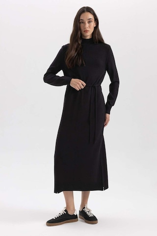 Defacto Regular Fit Yarım Balıkçı Yaka Basic Düz Yırtmaçlı Uzun Kollu Maxi Triko Elbise A9807AX23WNBK27 Siyah