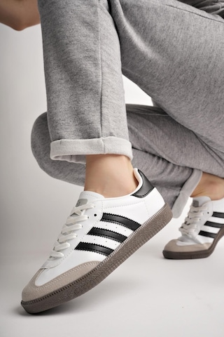 Muggo Jabbar Unisex Ortopedik Günlük Garantili Bağcıklı Yürüyüş Koşu Sneaker Spor Ayakkabı Beyaz - Siyah