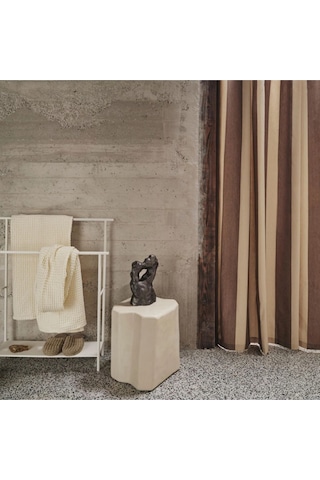 Dora Raflı Metal Banyo Havlu Ve Bornoz Askılığı Beyaz