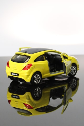 Toyaş Opel Corsa Opc Sarı Çek Bırak Metal Model Oyuncak Araba 11 Cm