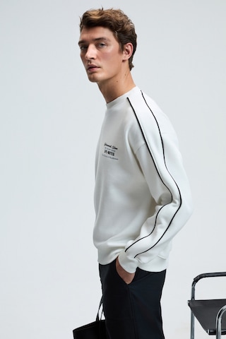 Grimelange LEIF Erkek Kolları Biyeli Önü Baskılı Yuvarlak Yaka Oversize Ekru Sweatshirt