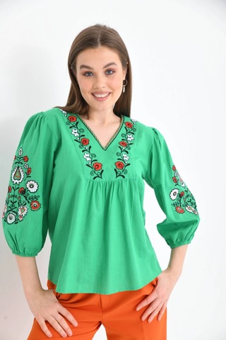 Kadın V Yaka Nakış Detay Salaş Yazlık Dokuma Bluz Yeşil