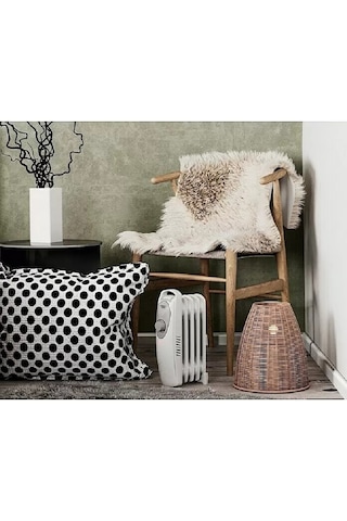 Mini Yağlı Radyatör Küçük Elektrikli Yağlı Petek Elektrikli Isıtıcı Dilimli Ofis Masa Altı Heating