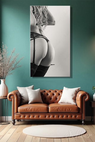 Tangalı Jartiyerli Kadın Model Estetik Siyah Beyaz Fotoğrafı Dikey Kanvas Tablo Tekli Ev Kafe Ofis 3301