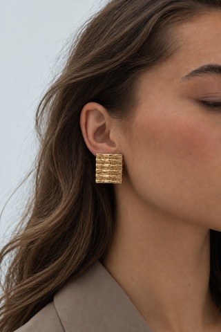 Aura Collection Velora Dokulu Kare Gold Küpe Altın Altın