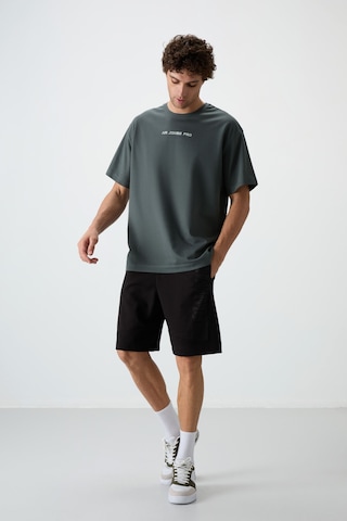 Air Jones Tommy Life Haki Pamuklu Kalın Yüzeyi Dokulu Oversize Fit Baskılı Erkek T-shirt - 88364 Haki
