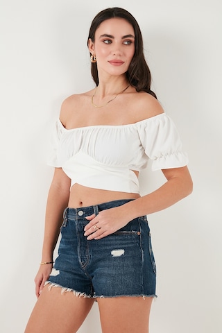 Lela Regular Fit Madonna Yaka Bağlama Detaylı Crop Bayan Bluz 6527017 Beyaz