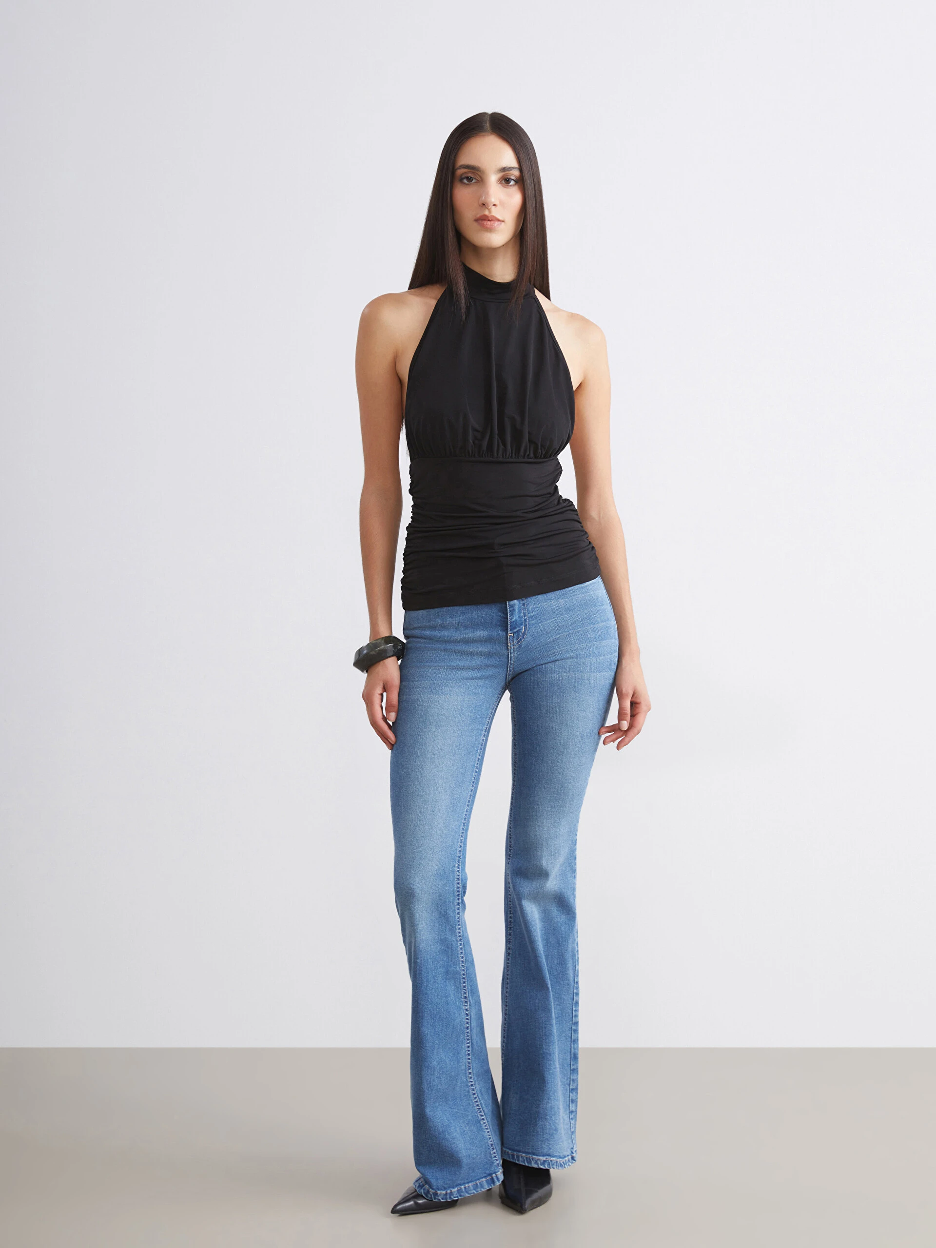 LC Waikiki Siyah Halter Yaka Büzgülü Bluz