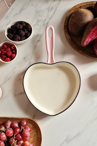 Karaca Love Demir Döküm Emayeli Tava 20 Cm Pembe