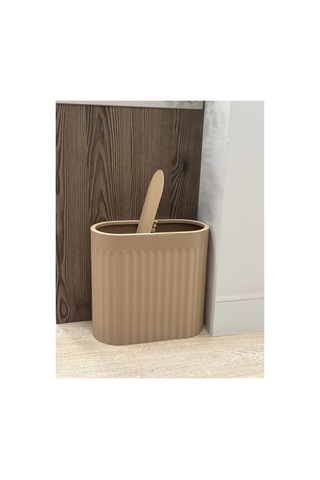 Alvera Decor Yivli Oval Çöp Kutusu Sallanır Kapaklı Banyo Tuvalet Mutfak Ofis Kovası 24x12x23 Cm Bej
