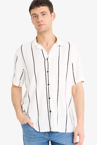 DeFacto Regular Fit Apaş Yaka Çizgili Yazlık Kısa Kollu Gömlek E2559AX25SMWT34