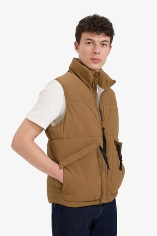Defacto Regular Fit Fermuarlı Cepli Şişme Yelek E8291AX25AU Kahve