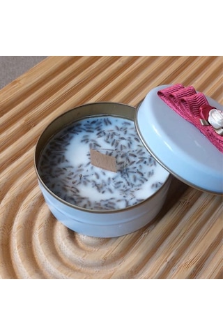 Uretti - Ayşe 7362 3239 El Yapımı Lavanta Kokulu Metal Kutuda Mum - 3 X 7 Cm Beyaz