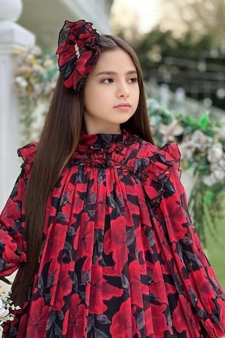 Riccotarz Kız Çocuk Yakası Ve Omuzları Fırfır Detaylı Çiçek İşlemeli Pliseli Kırmızı Elbise Kırmızı