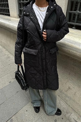 Munn Collection Fermuar Ve Kapşonlu Uzun Kapitone Mont 7062 Siyah