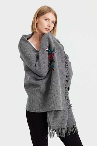Desen Triko Kadın Triko Pirinç Örgü İşlemeli Yün Şal 23030 Füme