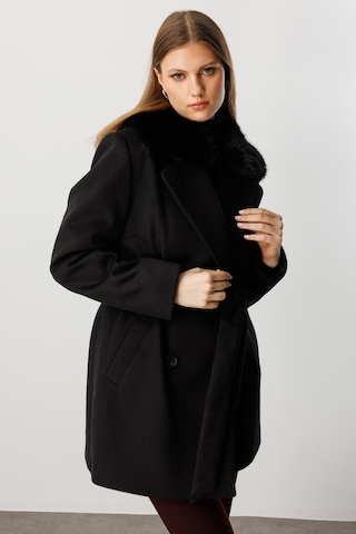 Ekol Kadın Büyük Beden Yakası Kürklü Kaban 6333 Siyah Siyah
