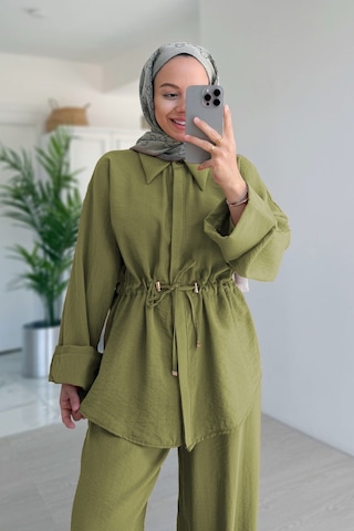 Ka Hijab Rahat Kesim Büzgü Detaylı Takım - Yağ Yeşili