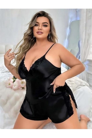 Aria's Closet Arias Closet Büyük Beden Siyah Yırtmaç Dantel İşlemeli Saten Şortlu Takım Siyah